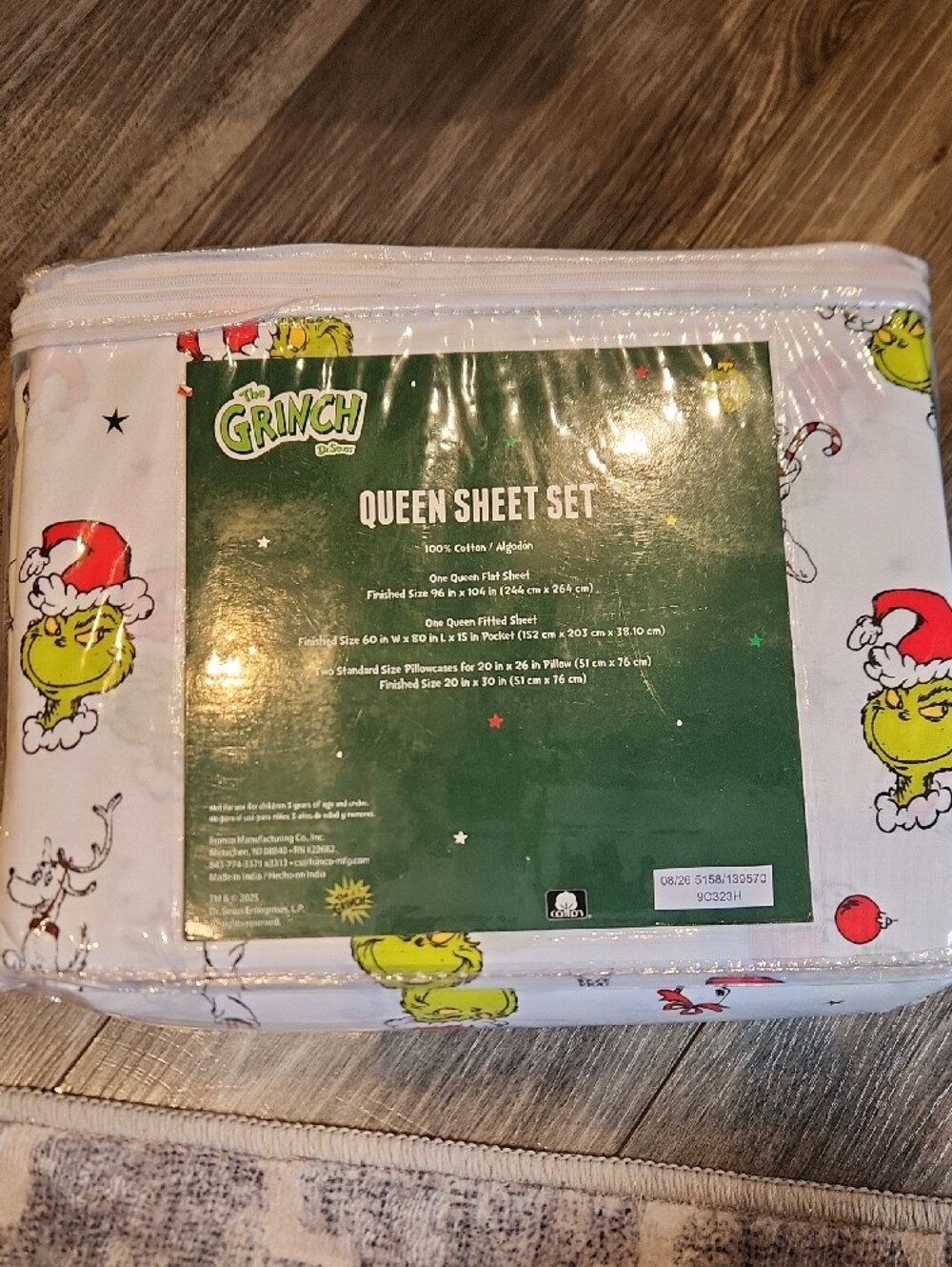 NWT The Grinch Dr. Seuss Queen Sheet Set - White and Green Holiday Print - Picture 2 of 5